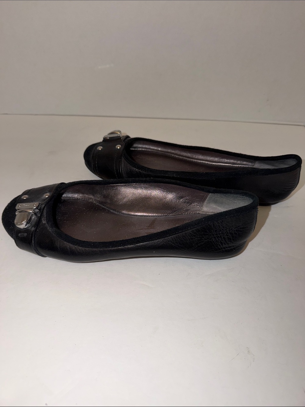 Coach Women’s Black Leather Ballet Flats with Buckle Detail-Sz 5 - Picture 4 of 5